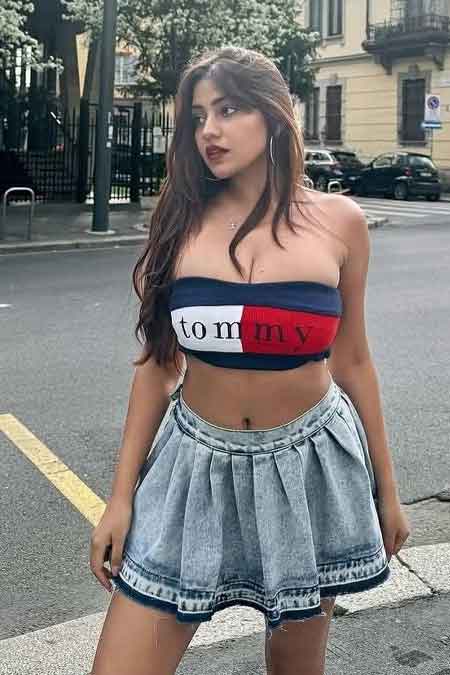 high profile Call Girls in Delhi